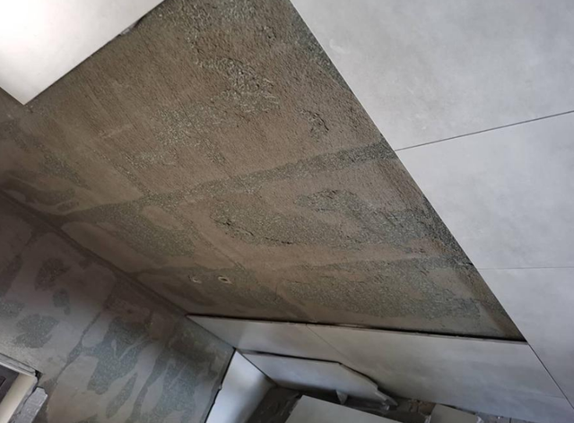 厨房墙砖空鼓严重会掉下来吗?(装修厨房墙瓷砖空鼓什么原因导致) 厨房墙砖空鼓严重会掉下来吗?(装修厨房墙瓷砖空鼓什么原因导致)